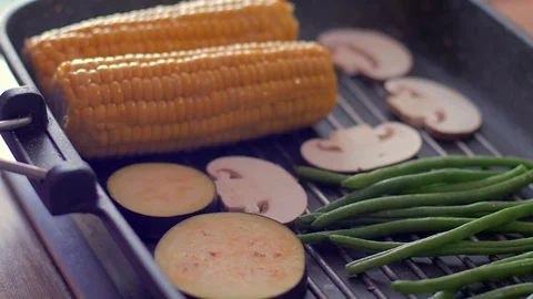 Corn on barbecue grill Stock-Footage 77492649