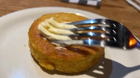 Corn Bread and Butter of Bobby Q Restaurant 스톡 동영상 298438790