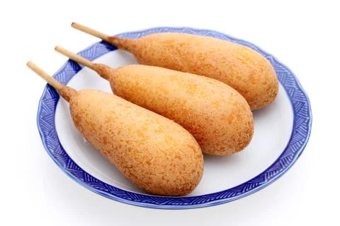 Corn dogs on a plate Foto stock