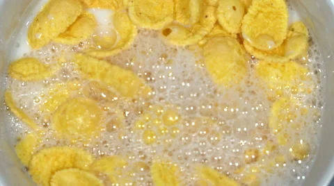 Corn flakes in a bowl. Stock-Footage 68636969