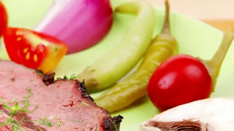 Corned beef on plate 스톡 동영상 25108465