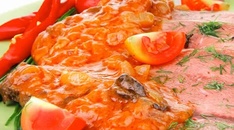 Corned beef on plate with vegetables Vídeos de archivo 24976364