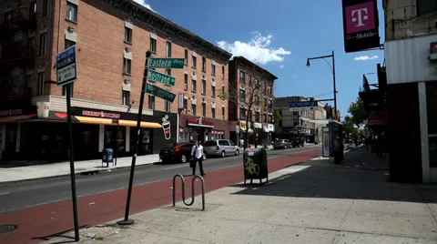 Corner of Eastern Parkway and Nostrand Avenue Vídeo Stock 38677617