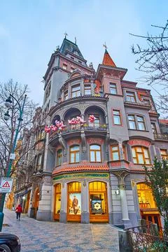 The corner facade of House at the Old Synagogue, on March 6 in Prague, Czech  Fotos de archivo