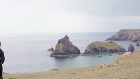 Cornwall Coast- The Lizard Heritage Coast. Kynance Cove. Stockbeeldmateriaal 153290376