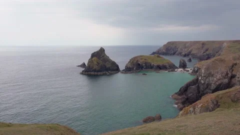 Cornwall Coast- The Lizard Heritage Coast. Kynance Cove. Stockbeeldmateriaal 153290385