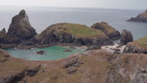 Cornwall Coast- The Lizard Heritage Coast. Kynance Cove. Stockbeeldmateriaal 153290456