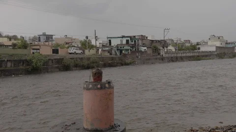 Corona virus Lock down in india , heavy rain fall Stock-Footage 129549058