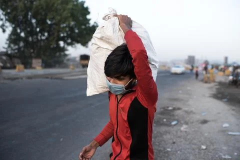 Coronavirus India lockdown - Migrant workers Stock Photos
