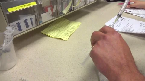 Coronavirus lab Develop A Single Shot Vaccine covid-19 Vídeos de archivo 52542456