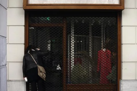 Coronavirus shutdowns in Greece to include coffee shops, bars, museums and resta Foto stock