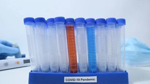 Coronavirus USA Testing on Front Lines Tungsten Lighting Inhaler Vidéo 128155683