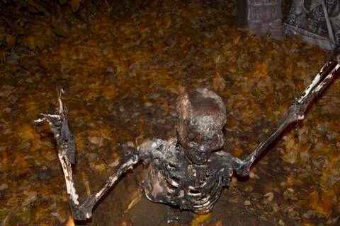 Corpse exiting grave Foto stock