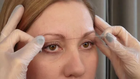 Correction contour of brows Stock Footage 148822461