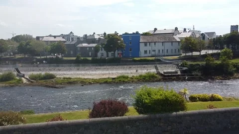 Corrib with weir Video stock 161816173