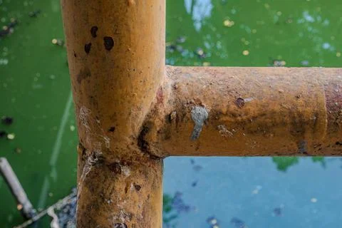 Corroded pipe framework joint Stock-Fotos