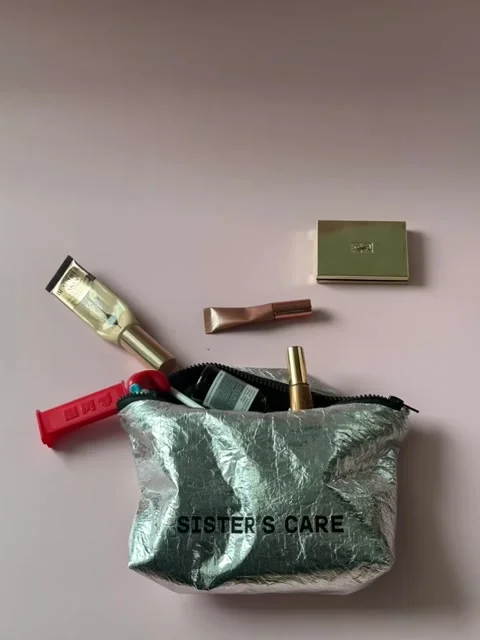 Cosmetic bag stop motion animation Stock Footage 296536557