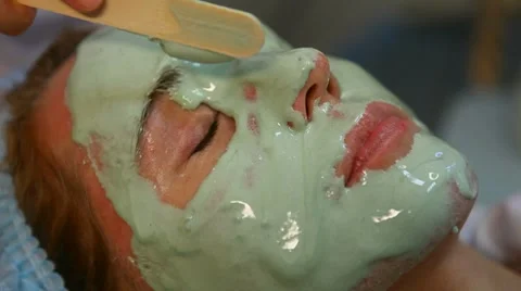 Cosmetic procedure to apply a mask Stockbeeldmateriaal 8557089