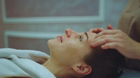 The cosmetologist's work process, the cosmetologist's office Stock Footage 321151262