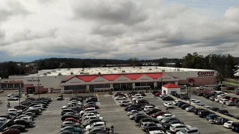 Costco is overcrowded due to panic shoppers during the COVID-19 pandemic Stock Footage 126396708