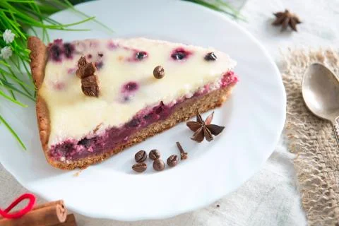 Cottage cheese pie with cherries on table. Delicious curd berry dessert Stock-Fotos
