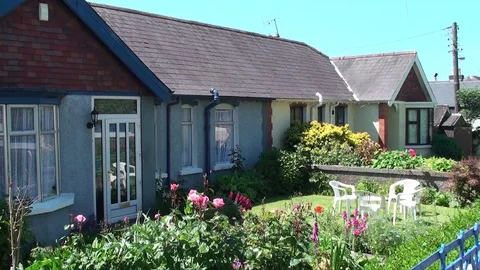 The Cottage House 库存影片 83875049