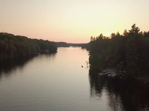 Cottage landscape  Vídeo Stock 79037478