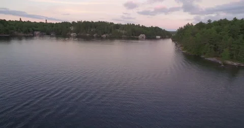 Cottage SUP  Vídeo Stock 68894036