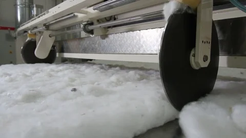 Cotton-rolling machine Video stock 77044918