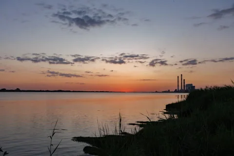 Coucher de soleil bord de Loire Cordemais Video stock 313150634