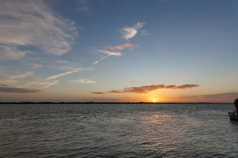 Coucher de soleil a l Angle Video stock 322127737