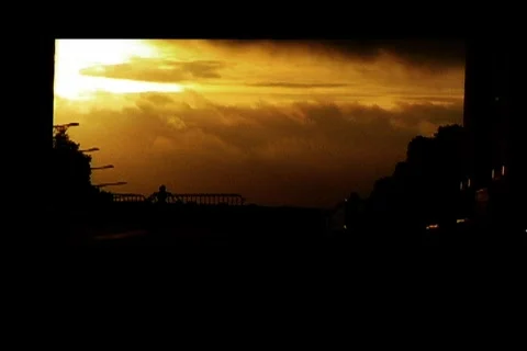 Coulds under Arc de Triomphe Stock-Footage 110820