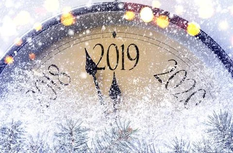 Countdown to midnight Countdown to midnight. Retro style clock counting la... 库存照片