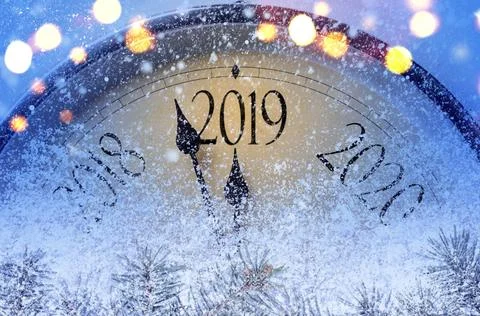 Countdown to midnight Countdown to midnight. Retro style clock counting la... 库存照片