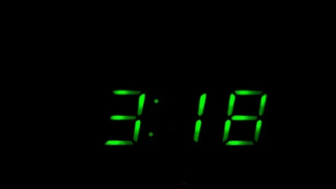 Countdown from three and a half minutes on an electronic clock Vidéo 82370173