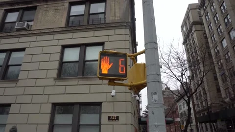 Countdown of a traffic light in NYC Stock Footage