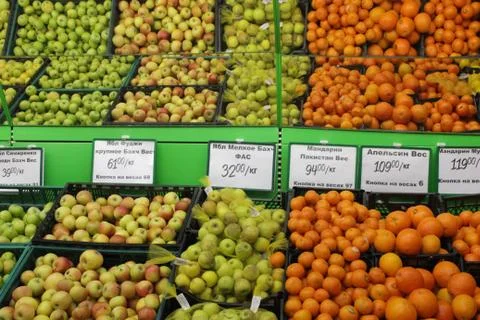 Counter with fruit Stock Photos