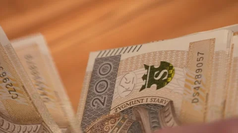 Counting 200PLN bills banknotes Video stock 270959410