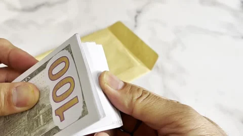 Counting dollar bills. 스톡 동영상 345557911