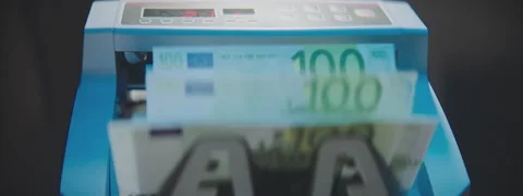 The Counting Of Euros Vídeo Stock 151052694