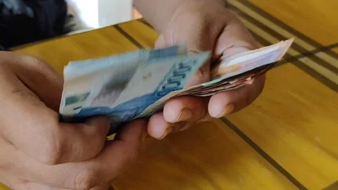 Counting the money Stock-Footage 289617522