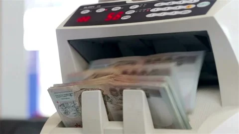 Counting money, Money machine. counting cash Stockbeeldmateriaal 271000146