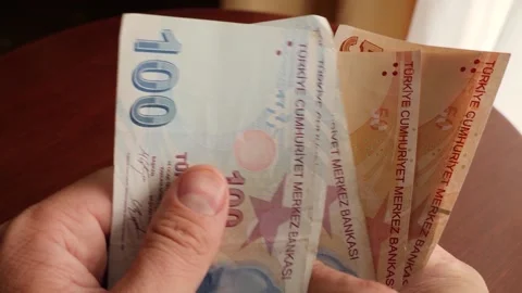 Counting Turkish banknotes Stock-Footage 141601659