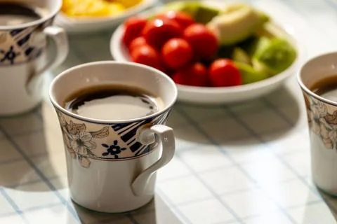 Countryside B&amp;B Breakfast: Hand-drip Coffee in Exquisite Porcelain Cups wit.. 스톡 사진