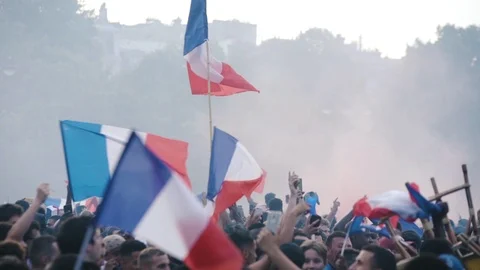 Coupe du Monde 2018, Avenue des Champs Elysées, Paris France Stock Footage