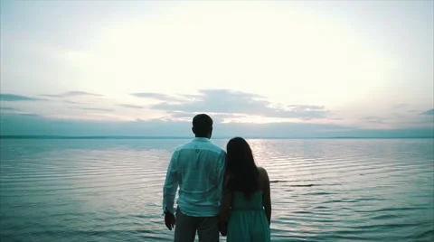 Couple back view on sunset 스톡 동영상 68935016