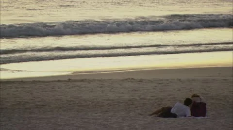 Couple on the beach 스톡 동영상 12761320