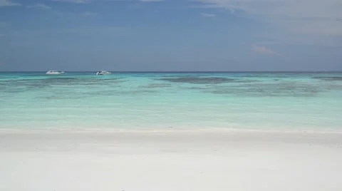 Couple at the beach Video stock 45028790