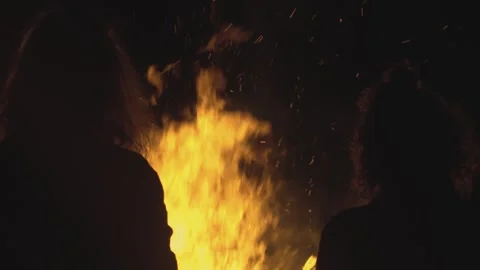Couple By Bonfire Video stock 285152310