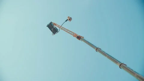 Couple bungee jump Stock Footage 136173568